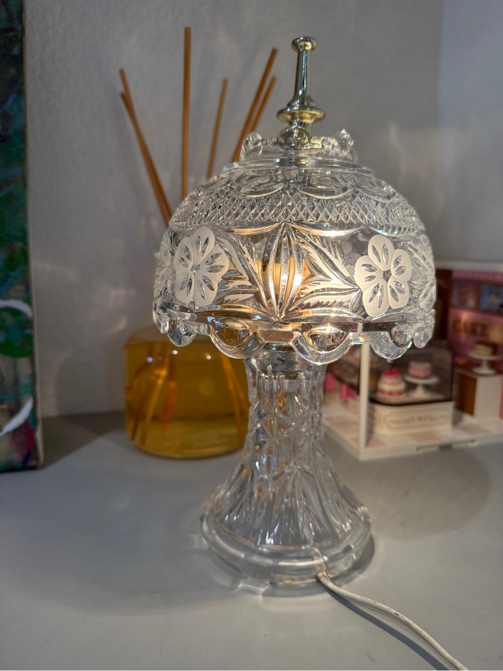 Vintage Cut Crystal Boudoir Fairy Table Lamp Pre-owned